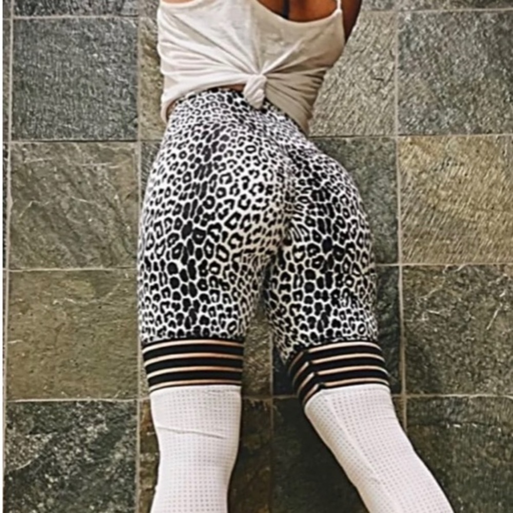 ABS2B Fitness leggings, white cheetah, size Large.